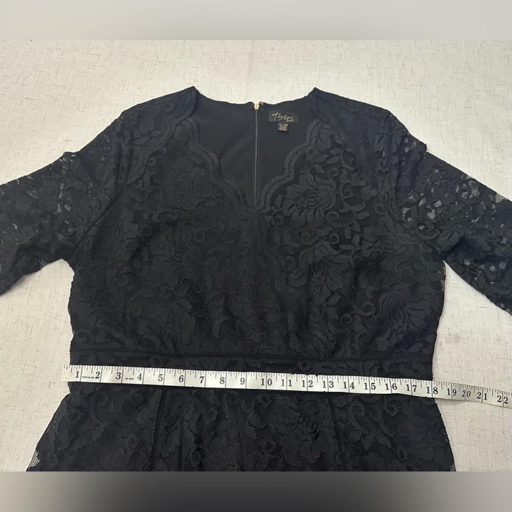 💜Black Lace Midi Dress with Scalloped Hem - Picture 9 of 13